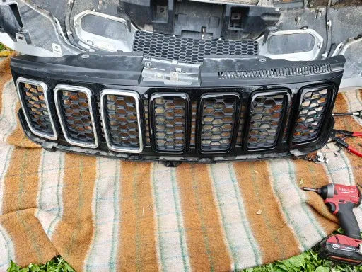 Gloss Black Grille Inserts, 7-Piece, 2017-2020 Jeep Grand Cherokee