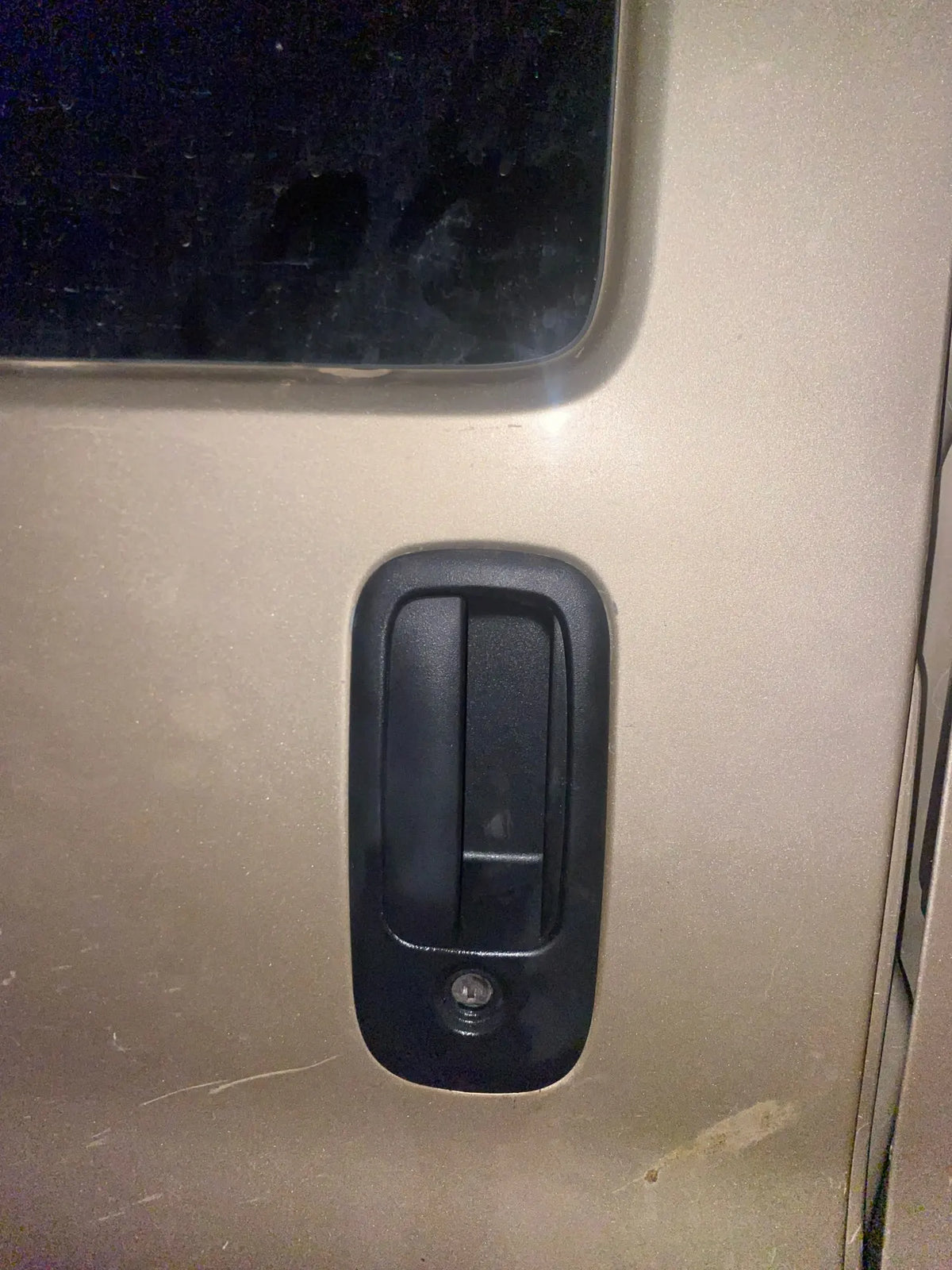 Exterior Door Handle for 1996-2009 Chevy Express / GMC Savana