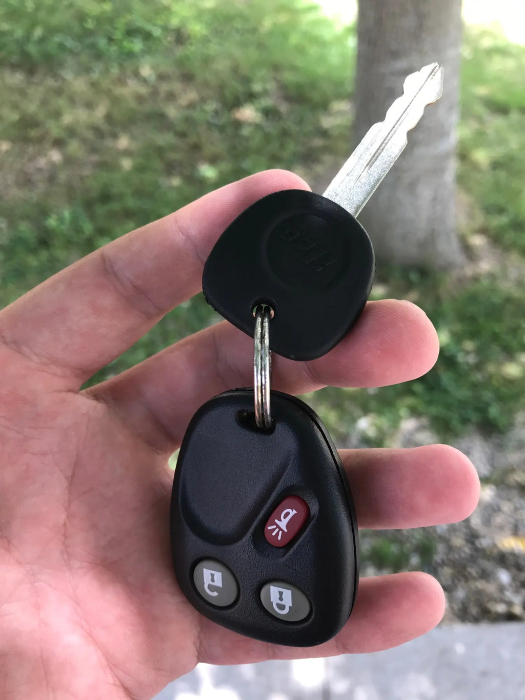 Key Fob Shell for 2003-2006 Chevy Silverado / Tahoe / Suburban, 3 Buttons